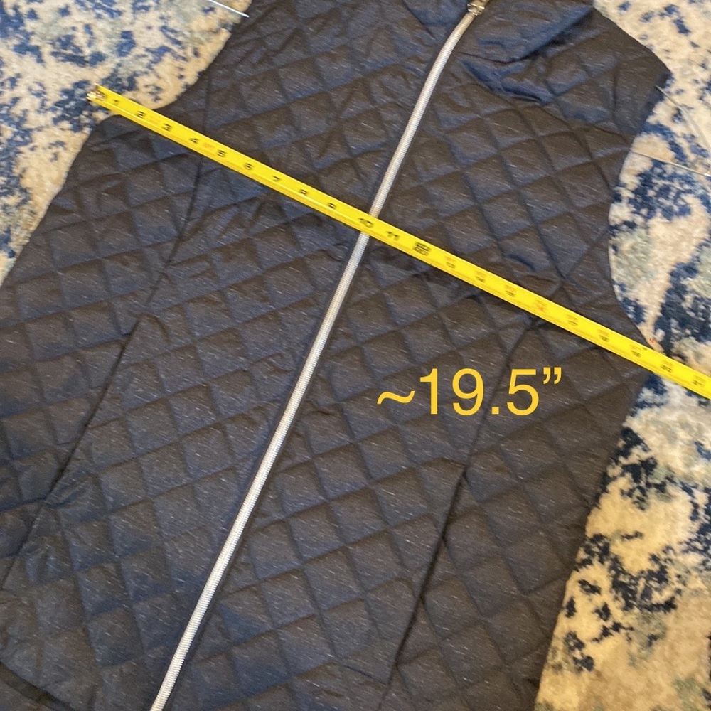 Banana Republic Puffer Medium Vest Dark Gray with speckled pattern - Picture 12 of 14